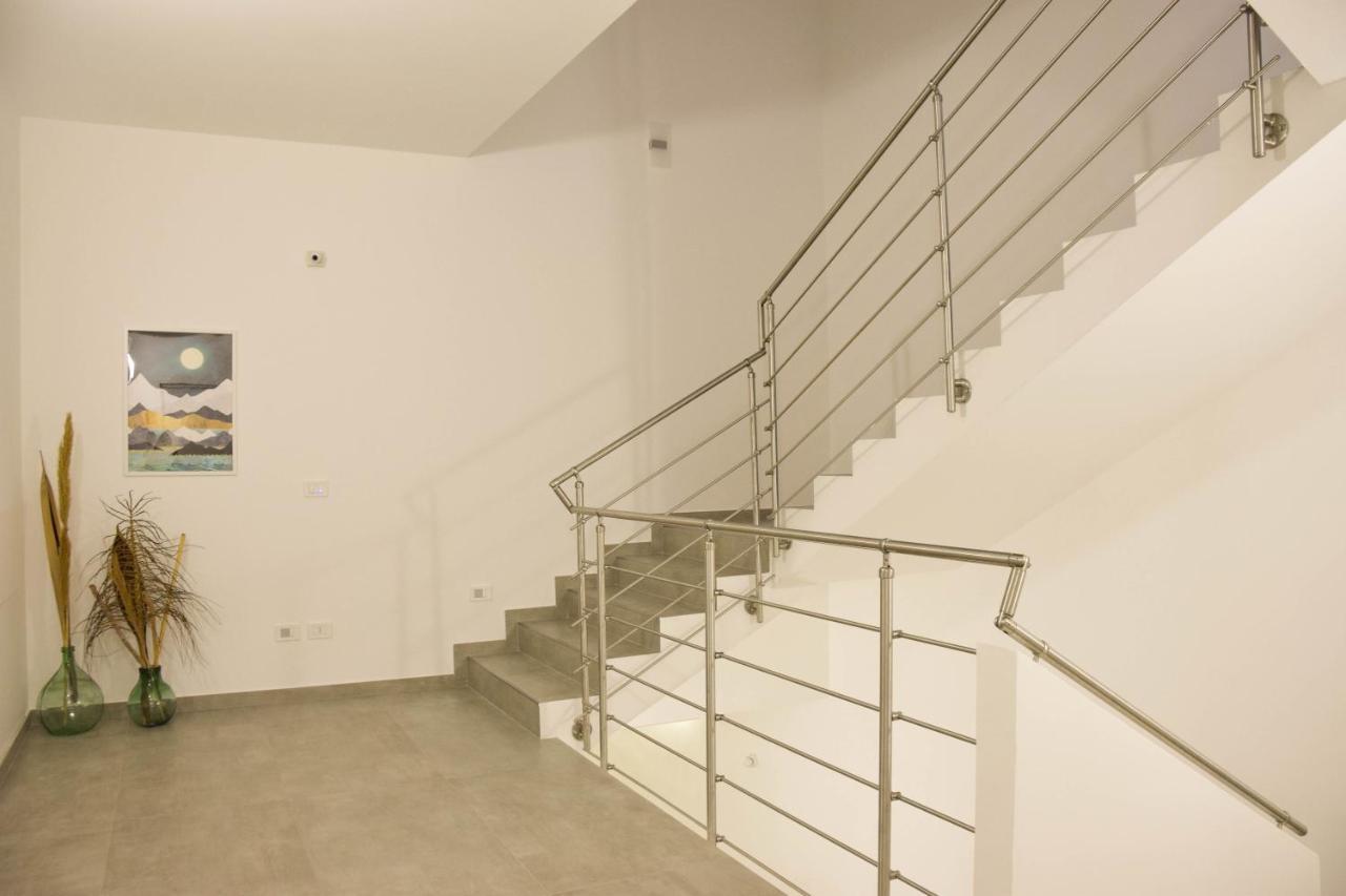 מרינה די ג'ויוסה איוניקה Accomodati B&B מראה חיצוני תמונה