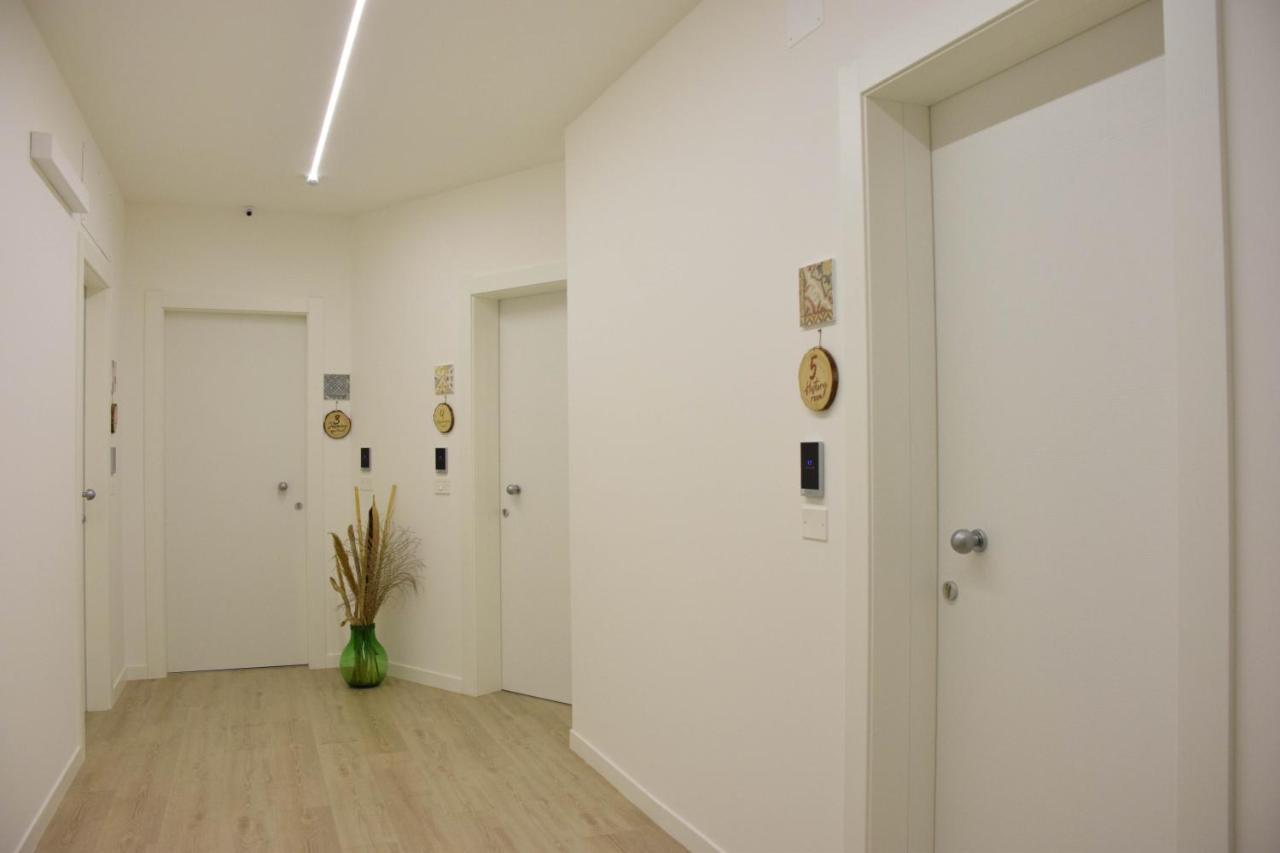 מרינה די ג'ויוסה איוניקה Accomodati B&B מראה חיצוני תמונה