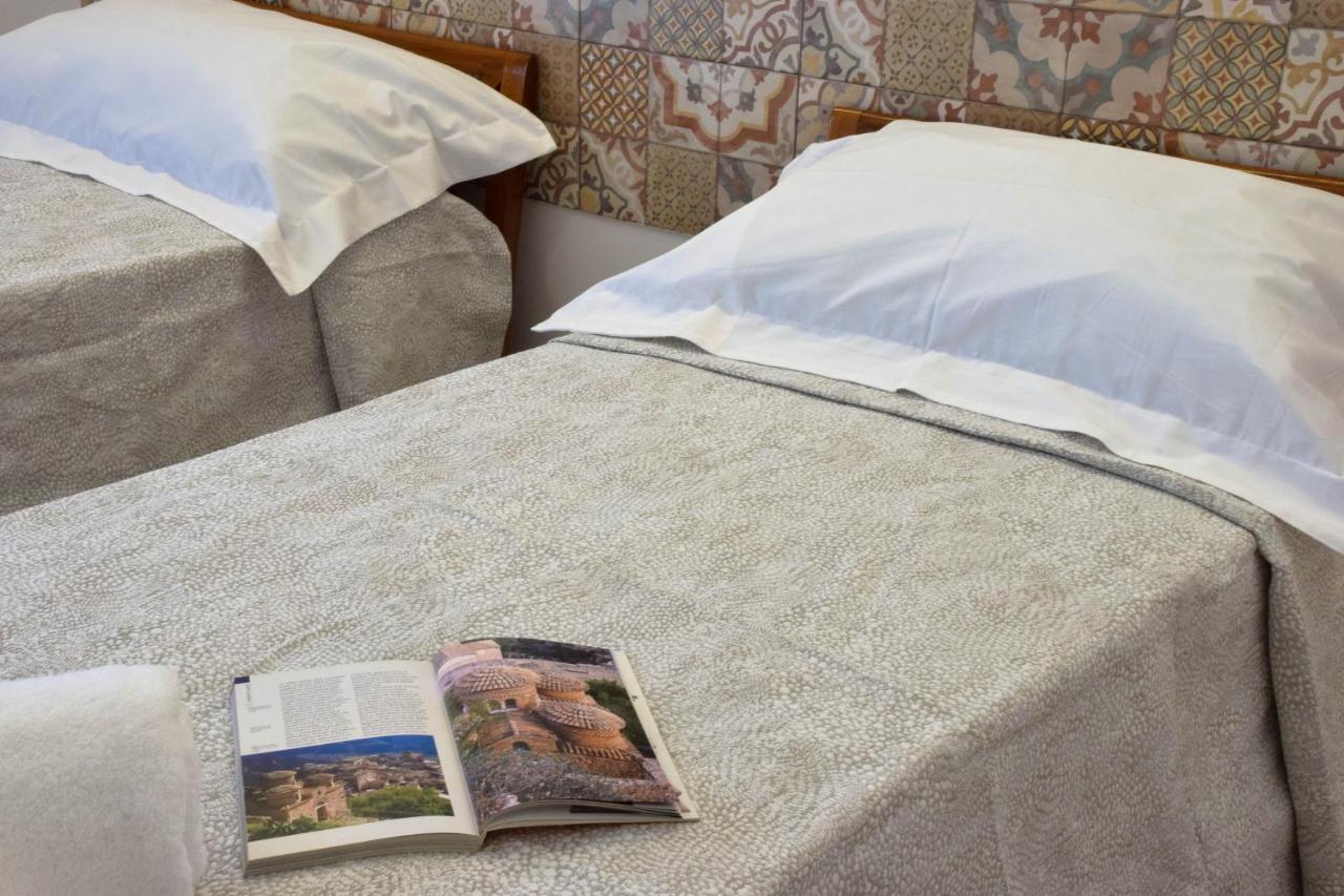 מרינה די ג'ויוסה איוניקה Accomodati B&B מראה חיצוני תמונה
