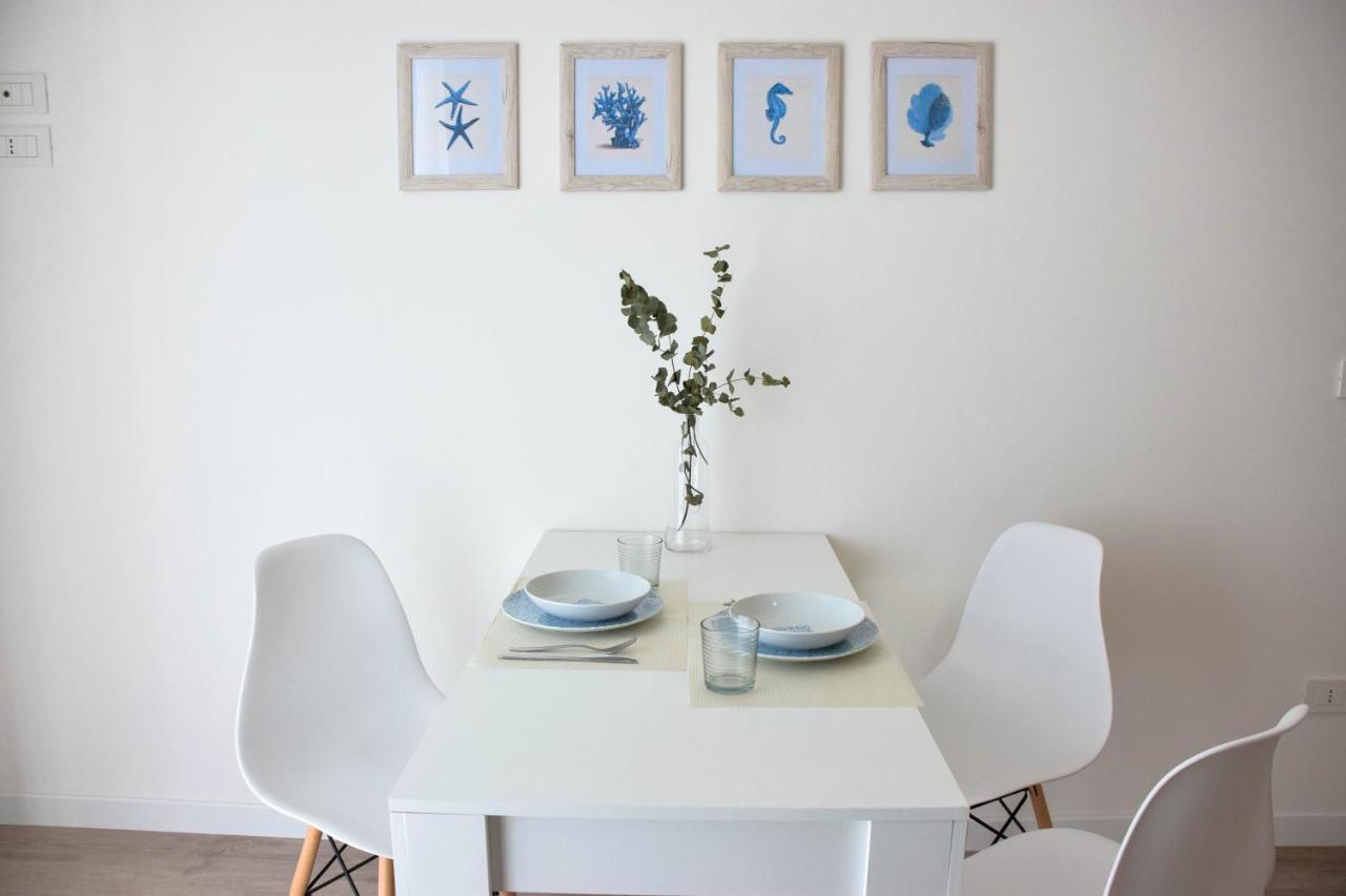 מרינה די ג'ויוסה איוניקה Accomodati B&B מראה חיצוני תמונה
