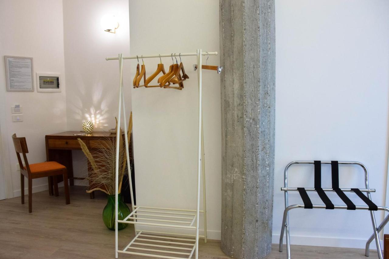 מרינה די ג'ויוסה איוניקה Accomodati B&B מראה חיצוני תמונה