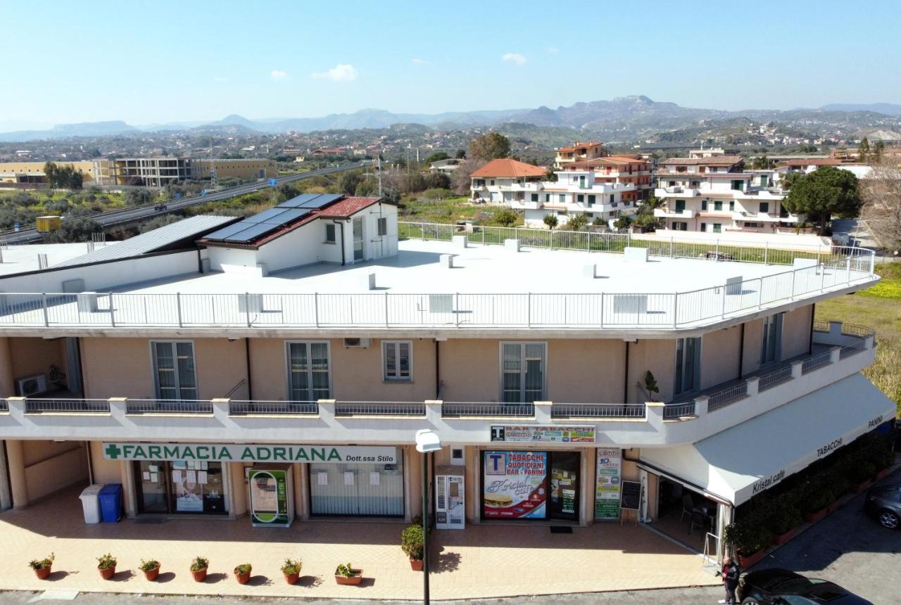 מרינה די ג'ויוסה איוניקה Accomodati B&B מראה חיצוני תמונה