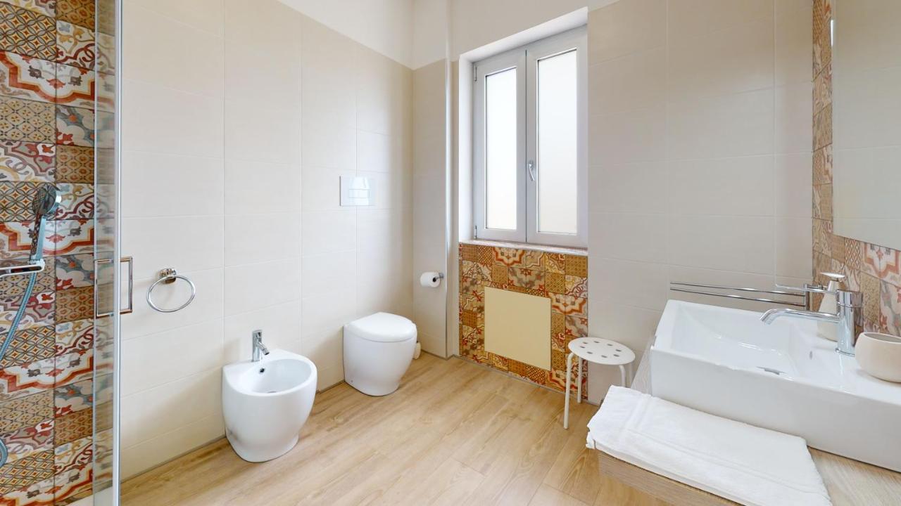 מרינה די ג'ויוסה איוניקה Accomodati B&B מראה חיצוני תמונה