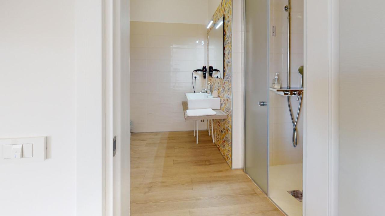 מרינה די ג'ויוסה איוניקה Accomodati B&B מראה חיצוני תמונה